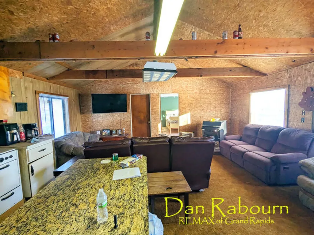5263 E 8 Mile Road Newkirk Township MI 49656