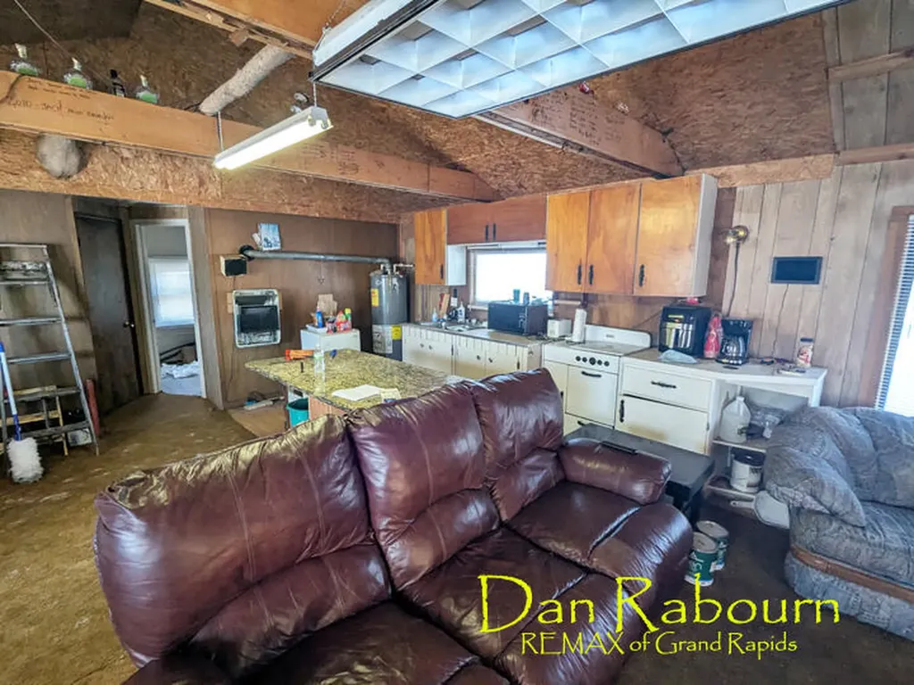 5263 E 8 Mile Road Newkirk Township MI 49656