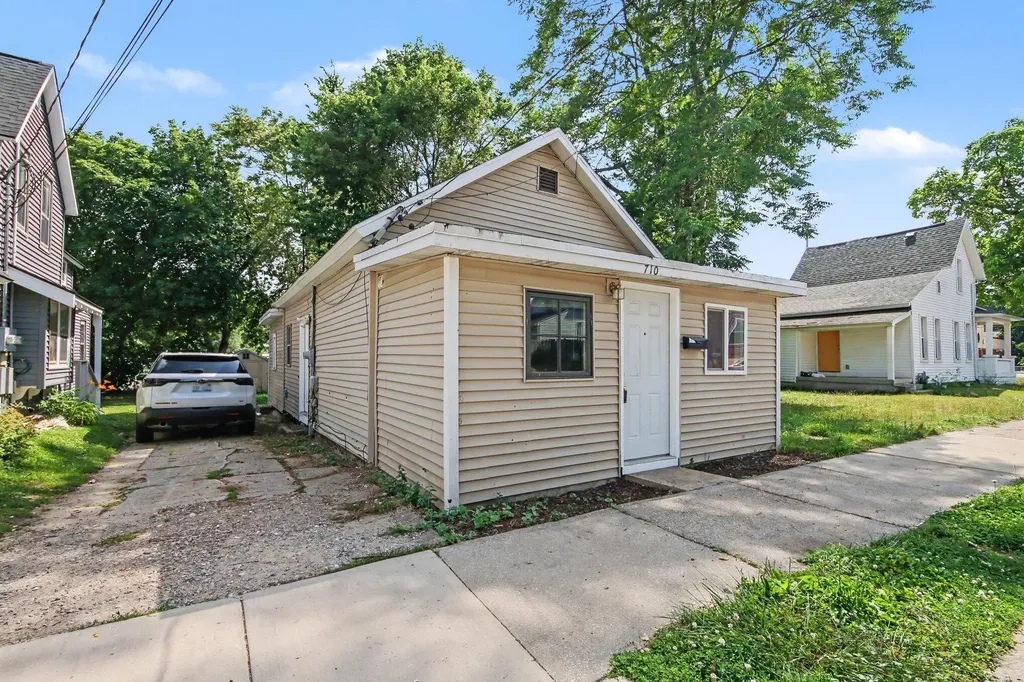 710 Baxter Street SE Grand Rapids City MI 49503