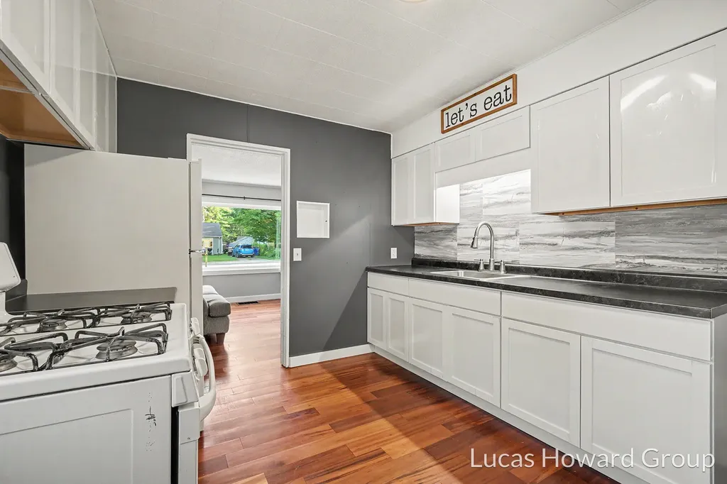 3426 Mulhearn Avenue Kalamazoo Charter Township MI 49048