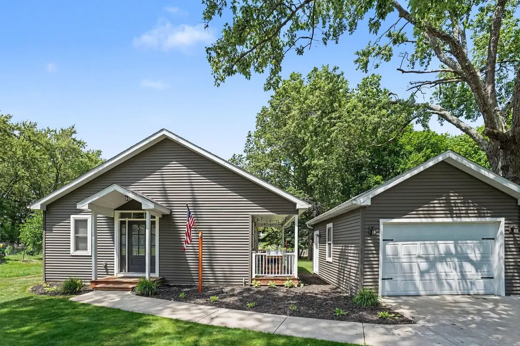 1803 Pleasant Drive Portage City MI 49002