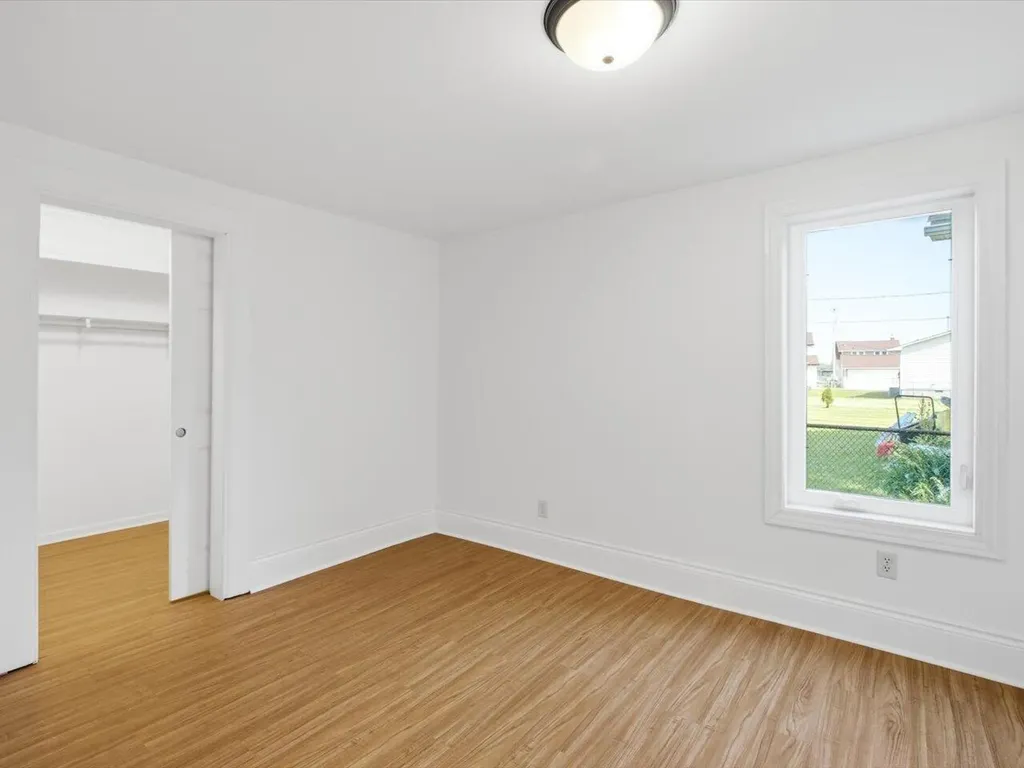 124 Roselawn Street Algonac City MI 48001