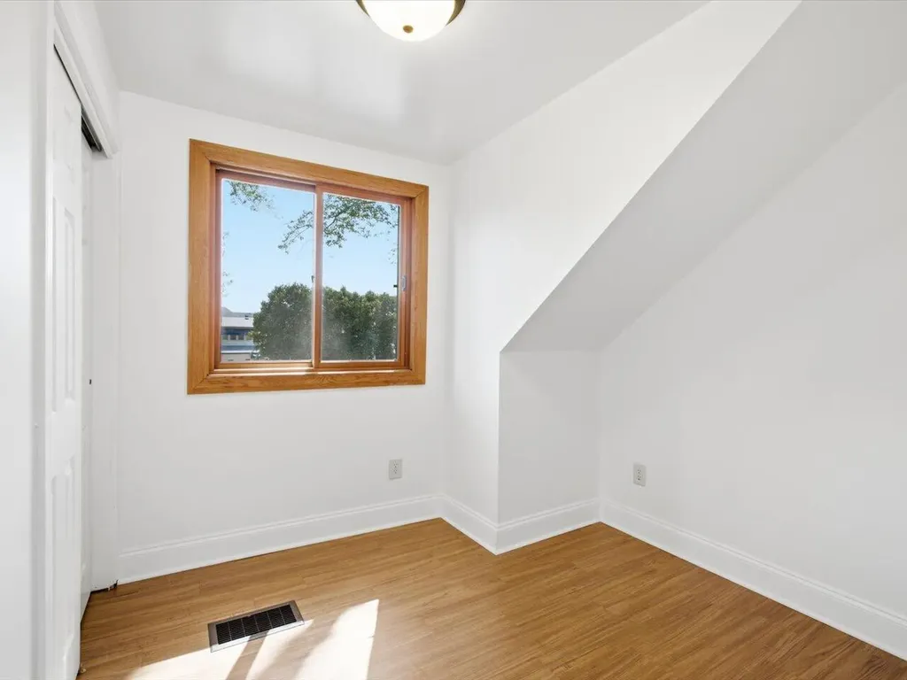 124 Roselawn Street Algonac City MI 48001
