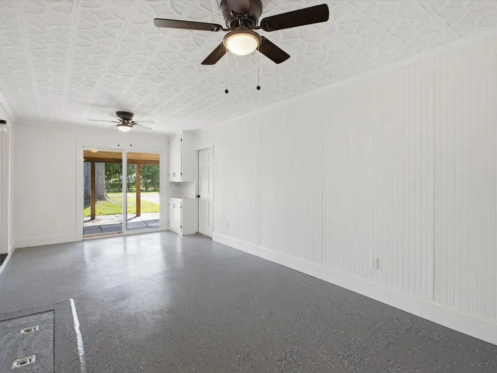 124 Roselawn Street Algonac City MI 48001