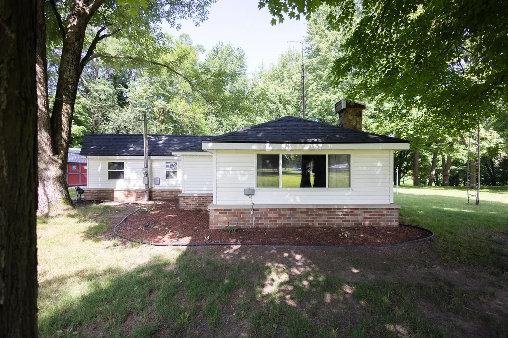 51310 Shorts Road Leonidas Township MI 49066