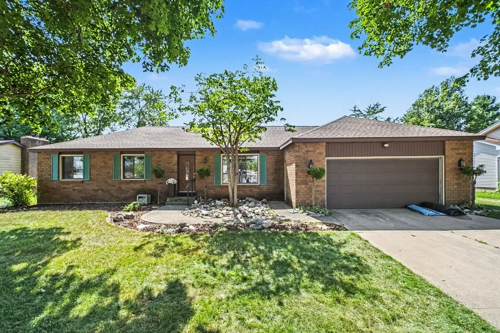 3893 Granada Court NW Walker City MI 49534