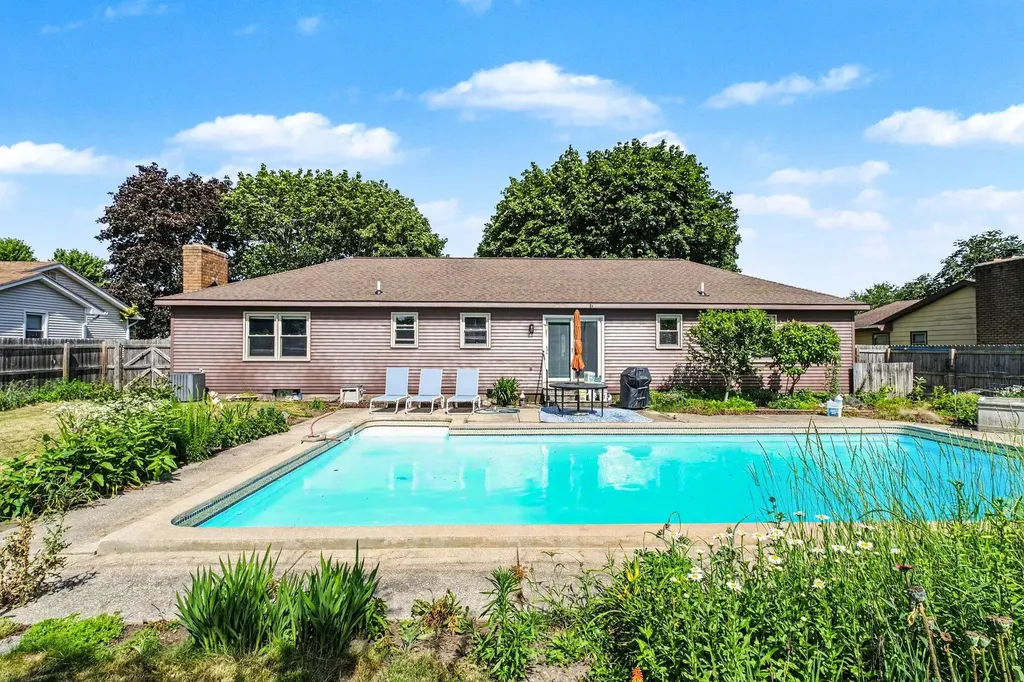 3893 Granada Court NW Walker City MI 49534