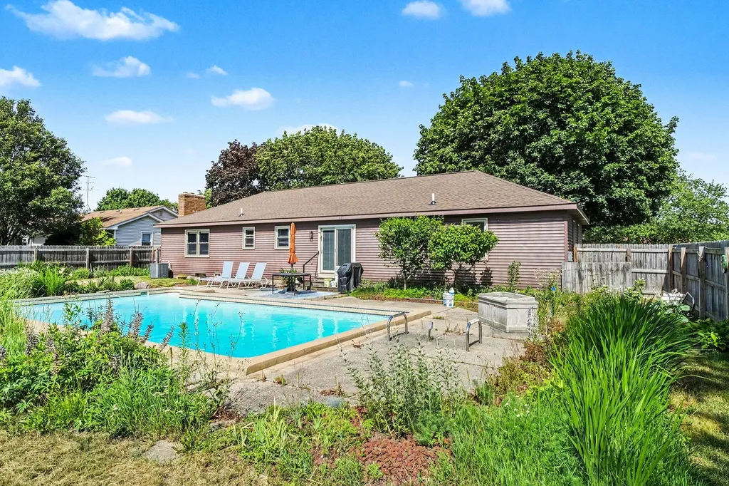 3893 Granada Court NW Walker City MI 49534