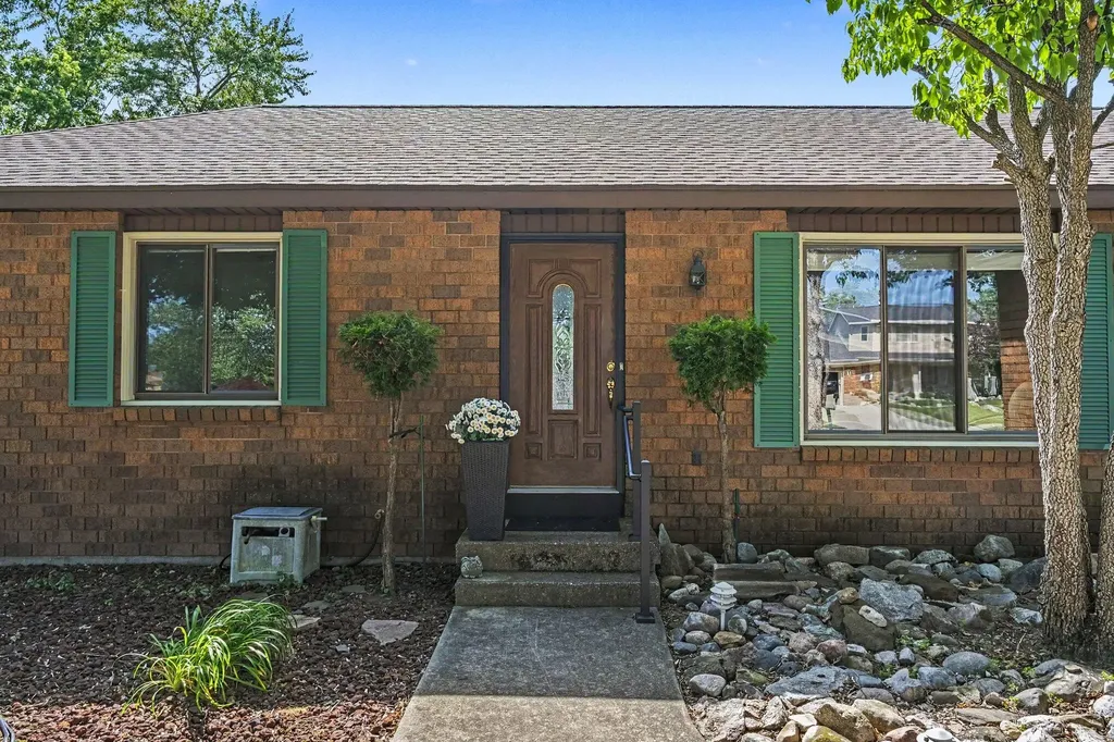 3893 Granada Court NW Walker City MI 49534