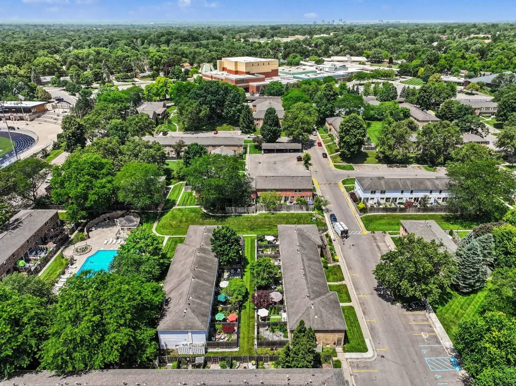 2421 Abbington Drive SE Grand Rapids City MI 49506