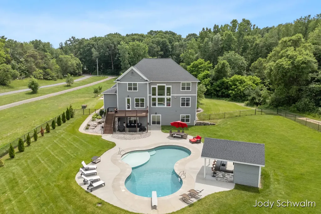 3619 12 Mile Road NE Algoma Township MI 49341