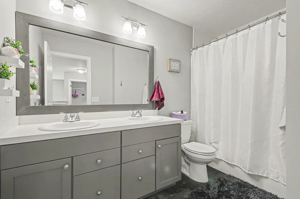 3113 Lowingside Drive Georgetown Charter Township MI 49428