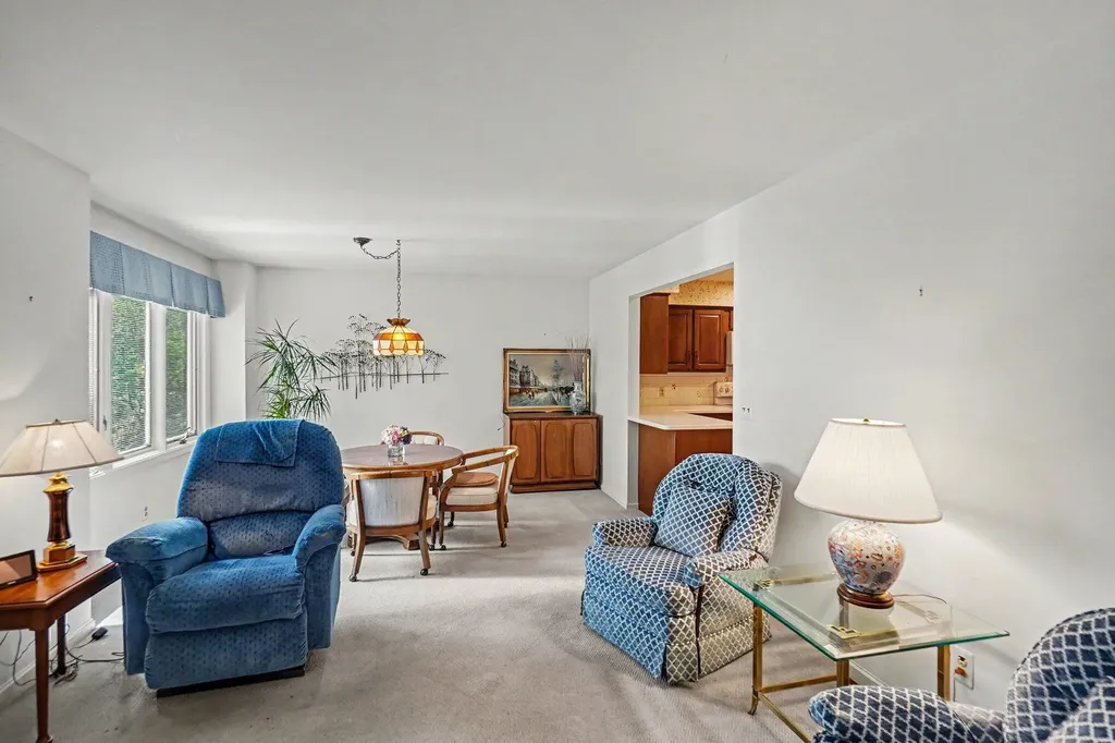 640 Cascade Hills Ridge SE Grand Rapids Charter Township MI 49546