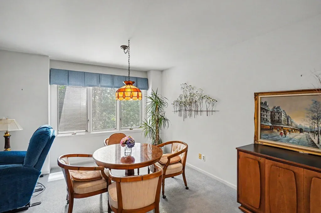 640 Cascade Hills Ridge SE Grand Rapids Charter Township MI 49546