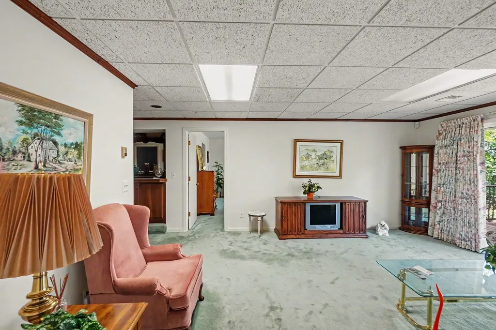 640 Cascade Hills Ridge SE Grand Rapids Charter Township MI 49546