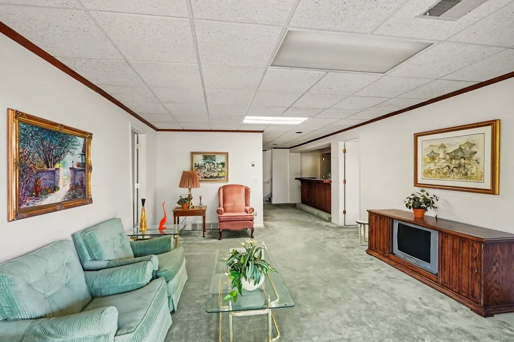 640 Cascade Hills Ridge SE Grand Rapids Charter Township MI 49546