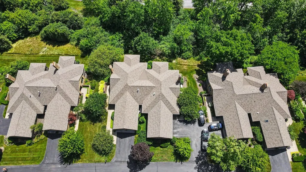 640 Cascade Hills Ridge SE Grand Rapids Charter Township MI 49546