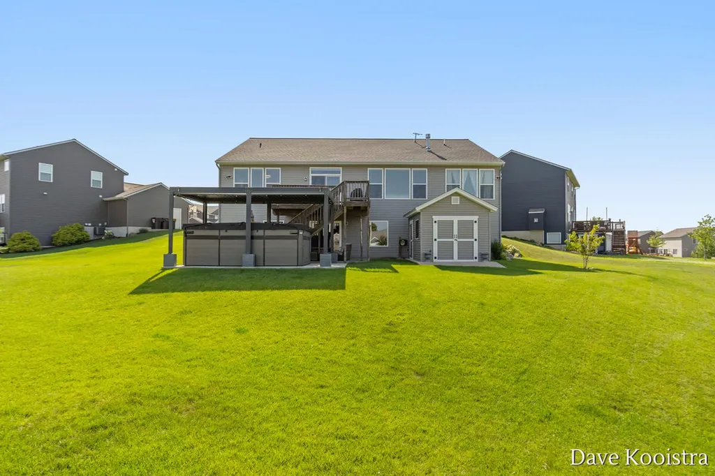 1011 Dreamfield Drive SE Gaines Charter Township MI 49315