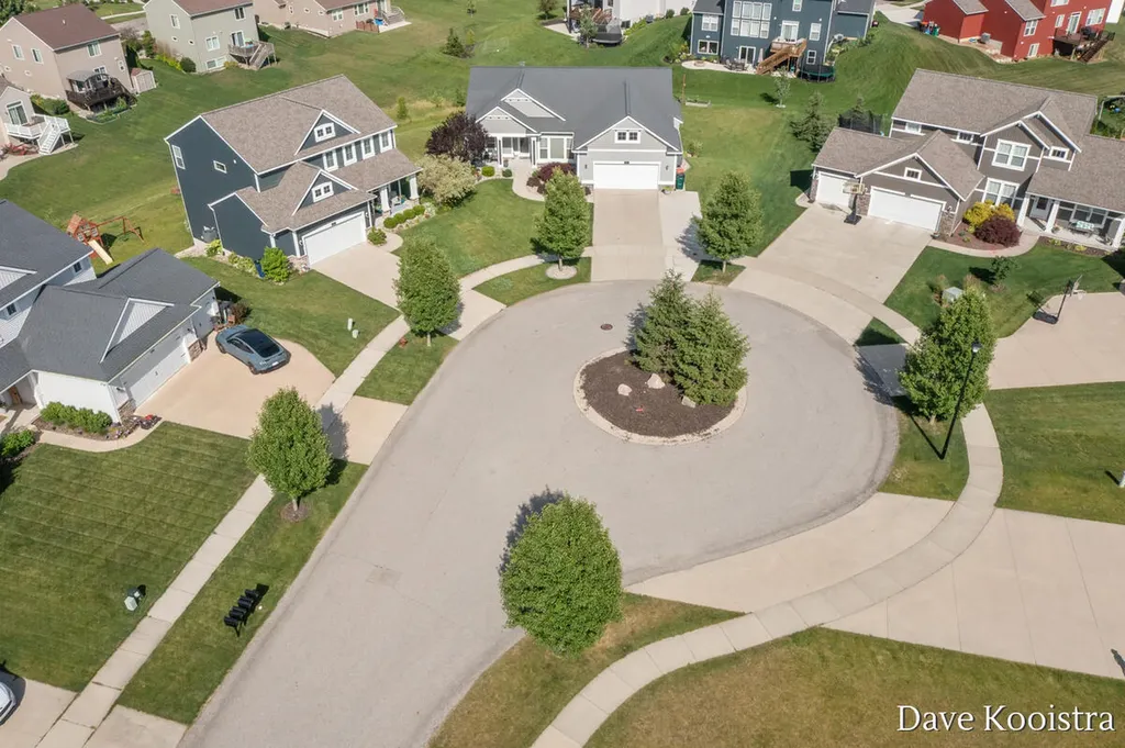 1011 Dreamfield Drive SE Gaines Charter Township MI 49315