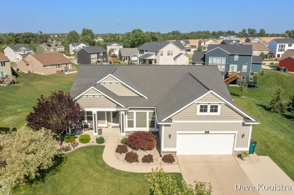 1011 Dreamfield Drive SE Gaines Charter Township MI 49315