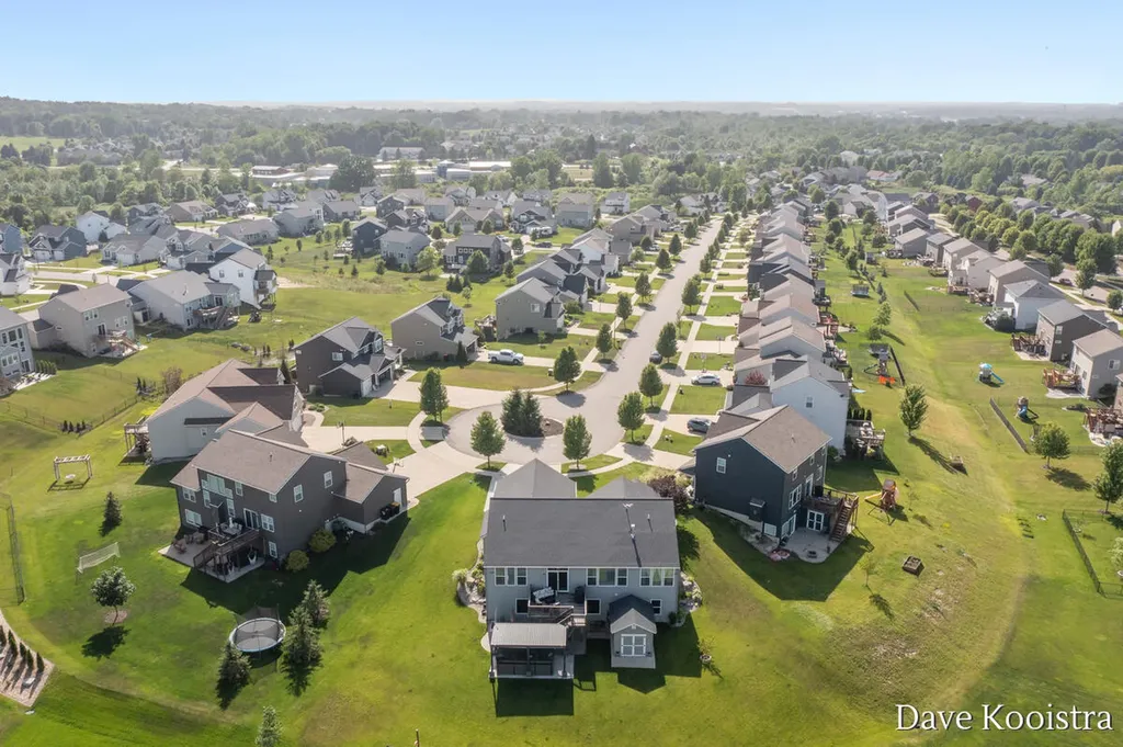 1011 Dreamfield Drive SE Gaines Charter Township MI 49315