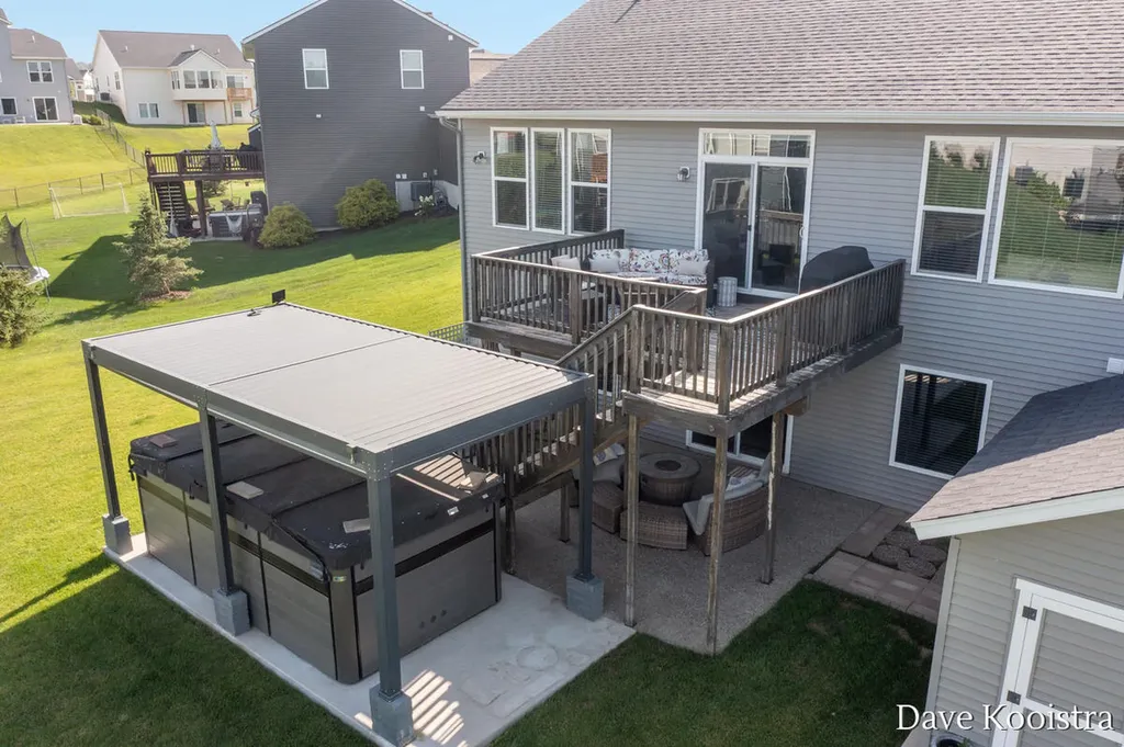 1011 Dreamfield Drive SE Gaines Charter Township MI 49315