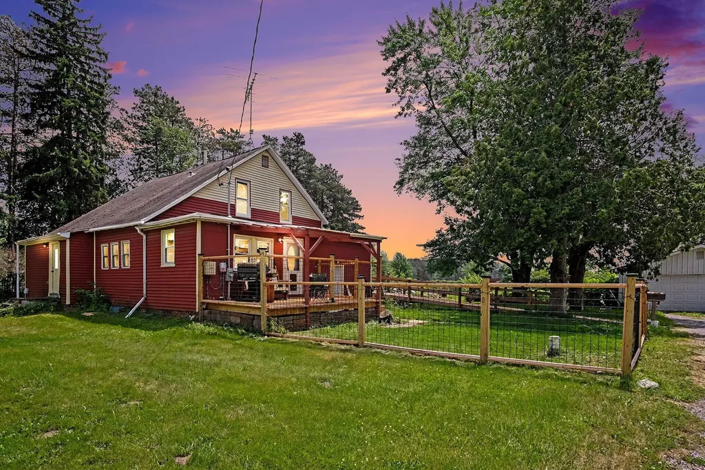 11539 Apple Avenue Moorland Township MI 49451