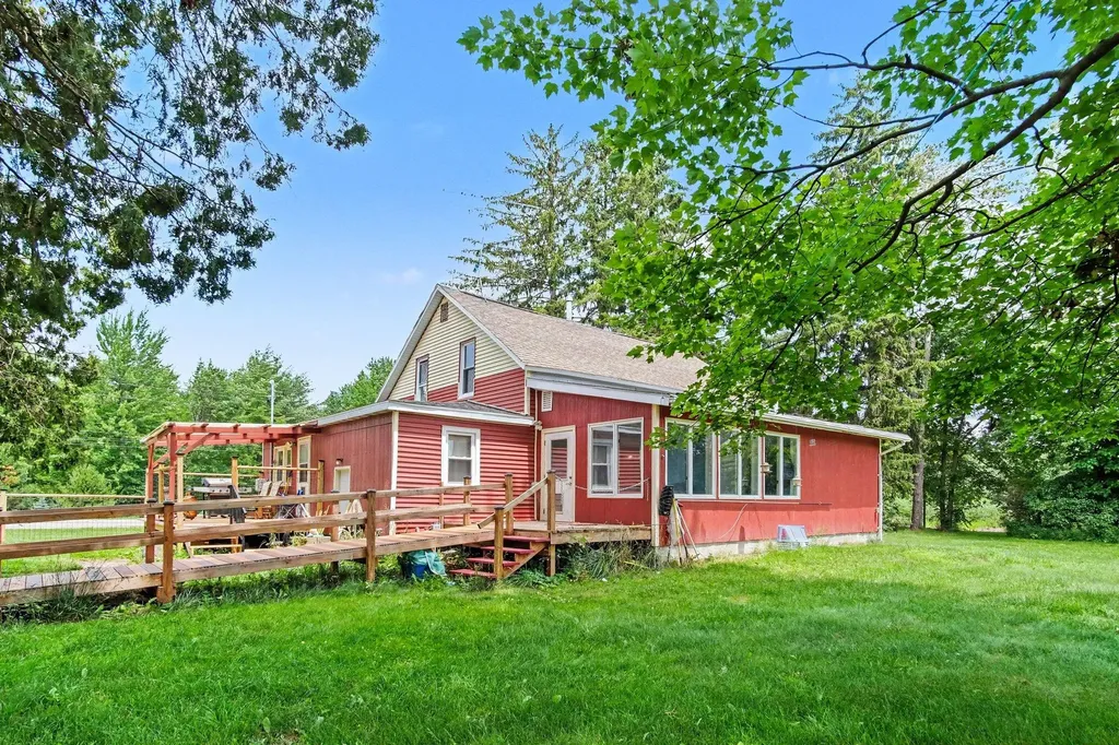 11539 Apple Avenue Moorland Township MI 49451