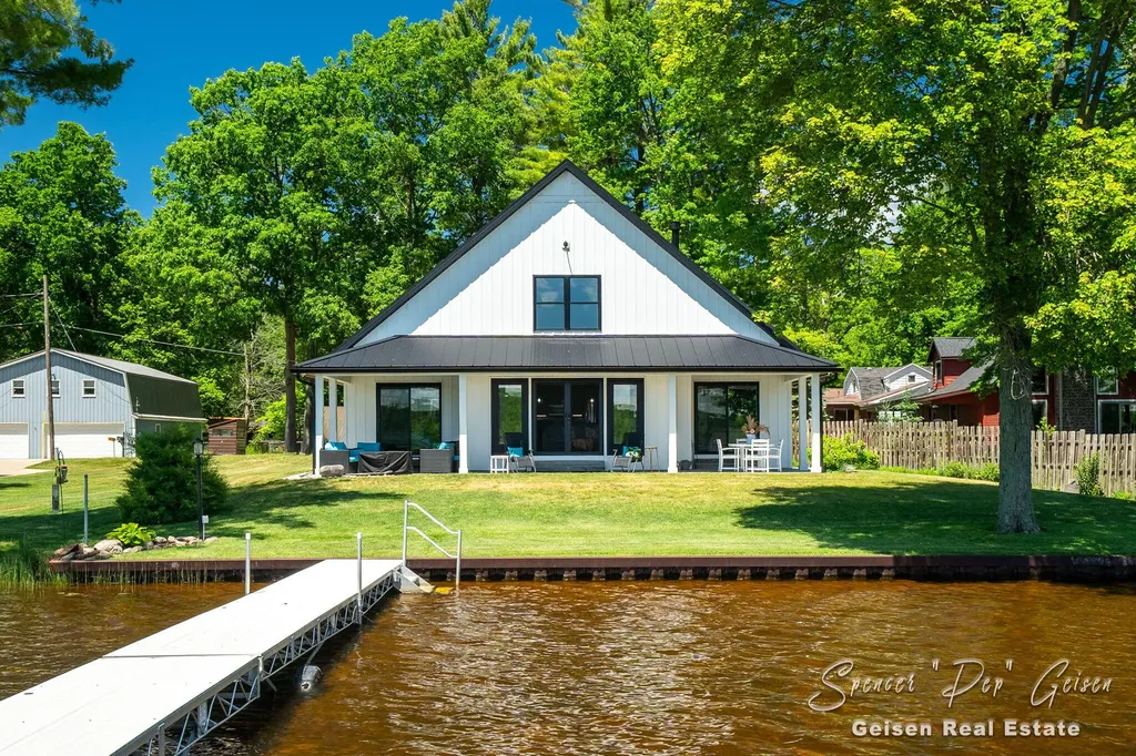 1022 S Woodland Drive Unknown City MI 49349