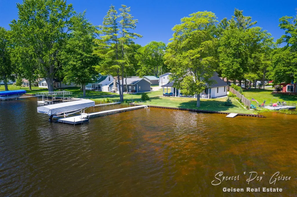 1022 S Woodland Drive Unknown City MI 49349