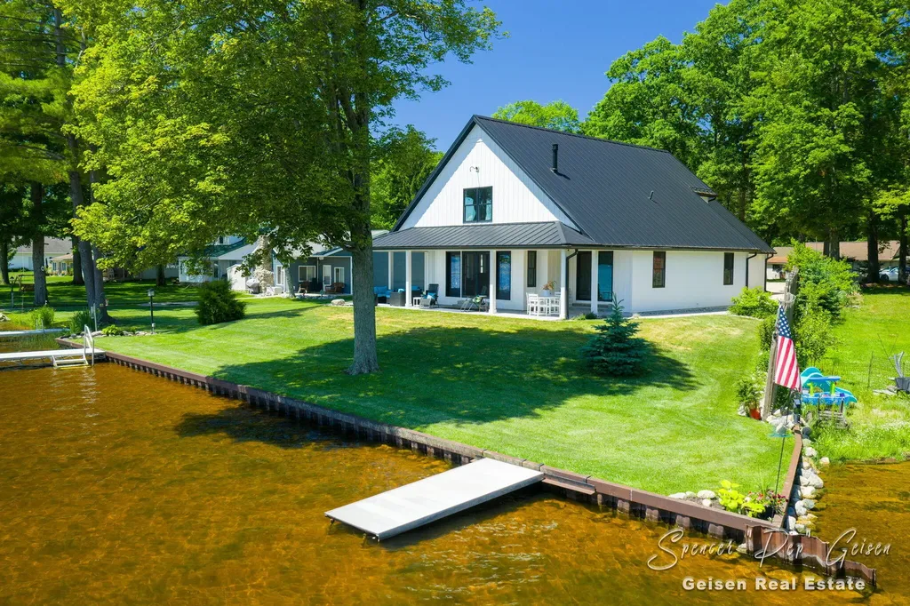 1022 S Woodland Drive Unknown City MI 49349