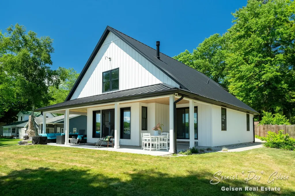 1022 S Woodland Drive Unknown City MI 49349