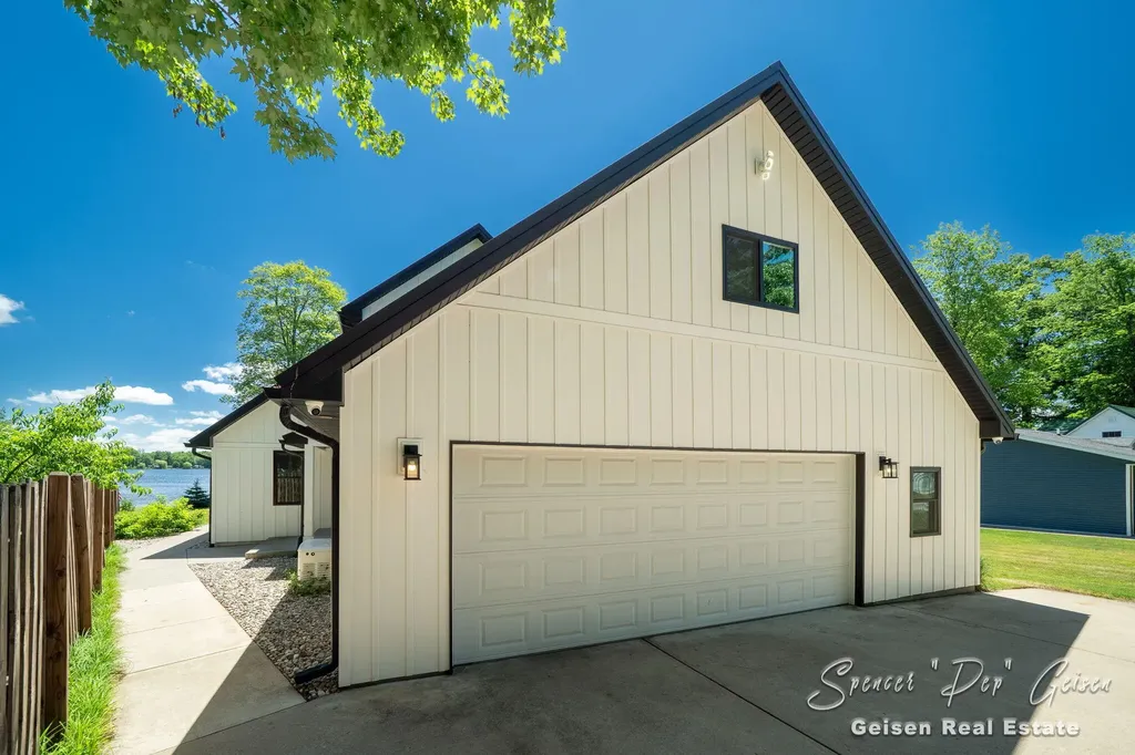 1022 S Woodland Drive Unknown City MI 49349