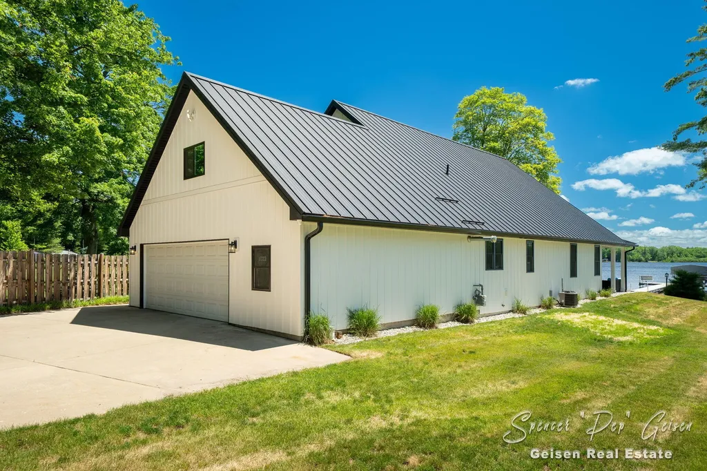 1022 S Woodland Drive Unknown City MI 49349