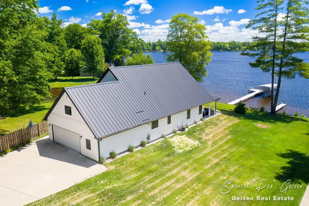 1022 S Woodland Drive Unknown City MI 49349
