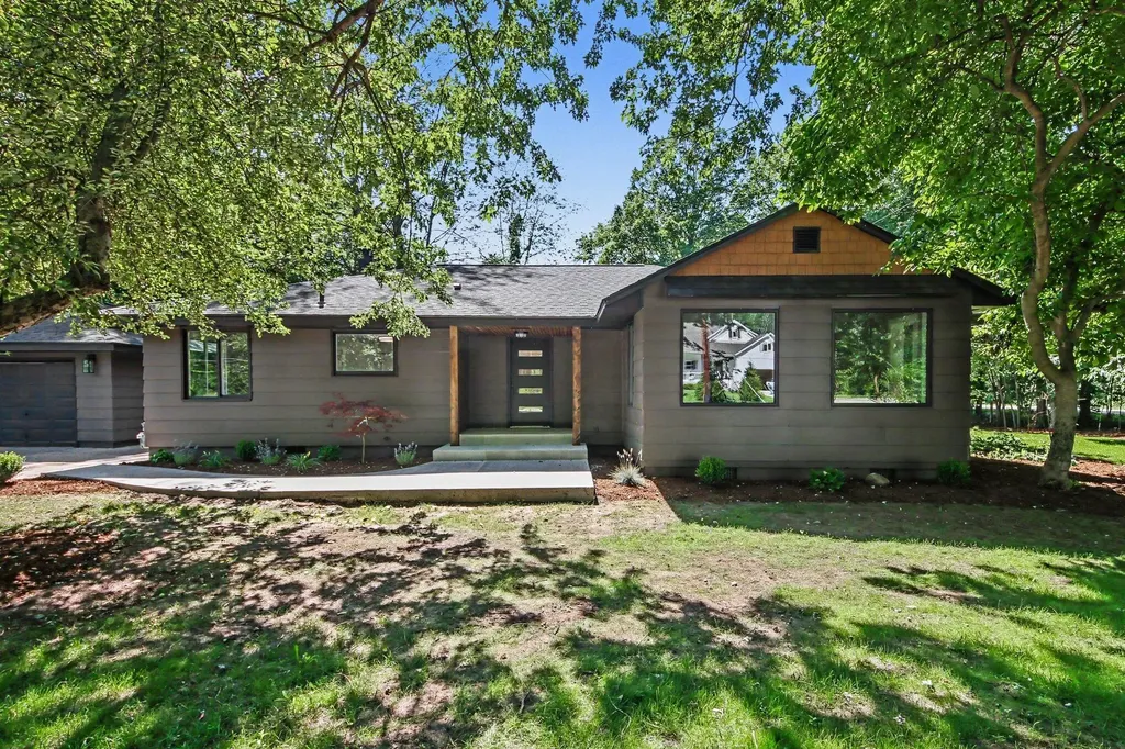 18195 148th Avenue Spring Lake Township MI 49456