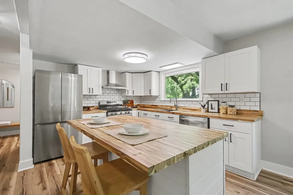 18195 148th Avenue Spring Lake Township MI 49456
