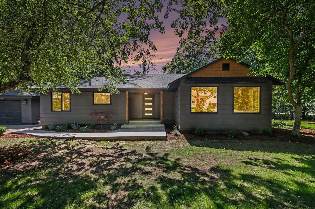 18195 148th Avenue Spring Lake Township MI 49456