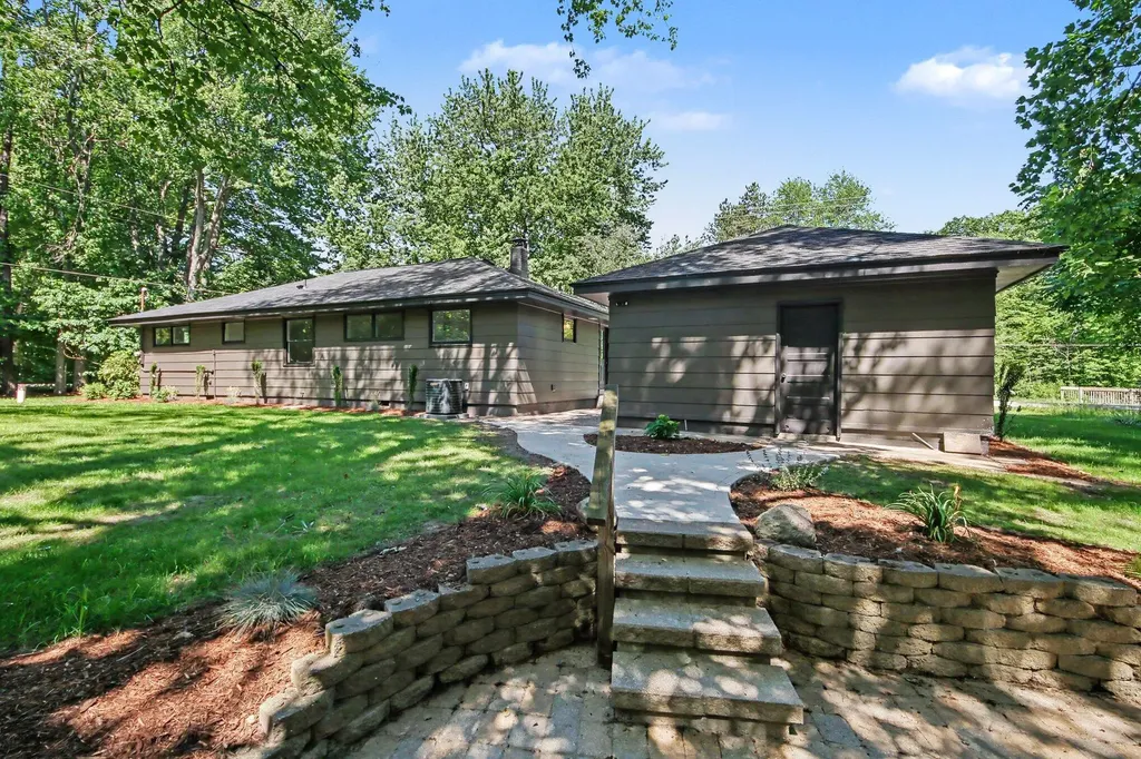 18195 148th Avenue Spring Lake Township MI 49456