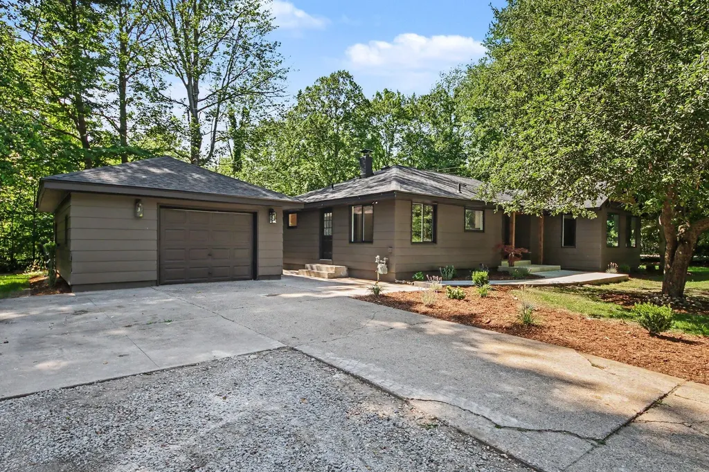 18195 148th Avenue Spring Lake Township MI 49456