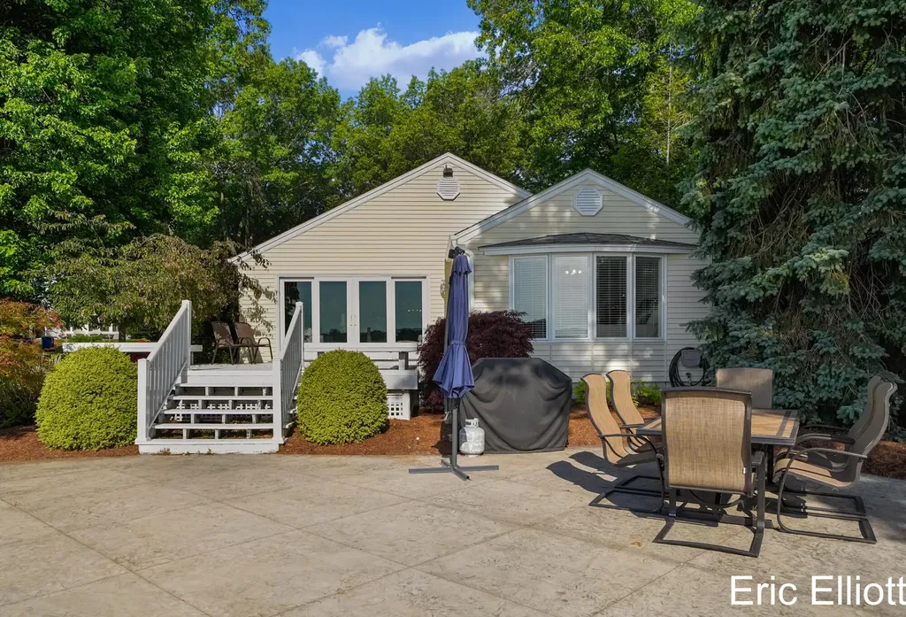 365 Big Bay Drive Park Township MI 49424