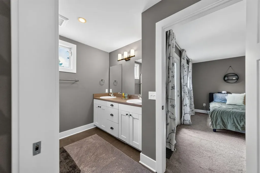 2168 New Town Drive NE Grand Rapids Charter Township MI 49525