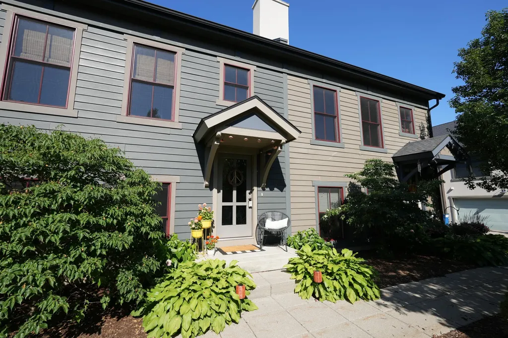 2168 New Town Drive NE Grand Rapids Charter Township MI 49525
