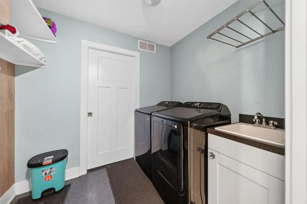 2168 New Town Drive NE Grand Rapids Charter Township MI 49525