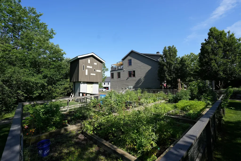 2168 New Town Drive NE Grand Rapids Charter Township MI 49525
