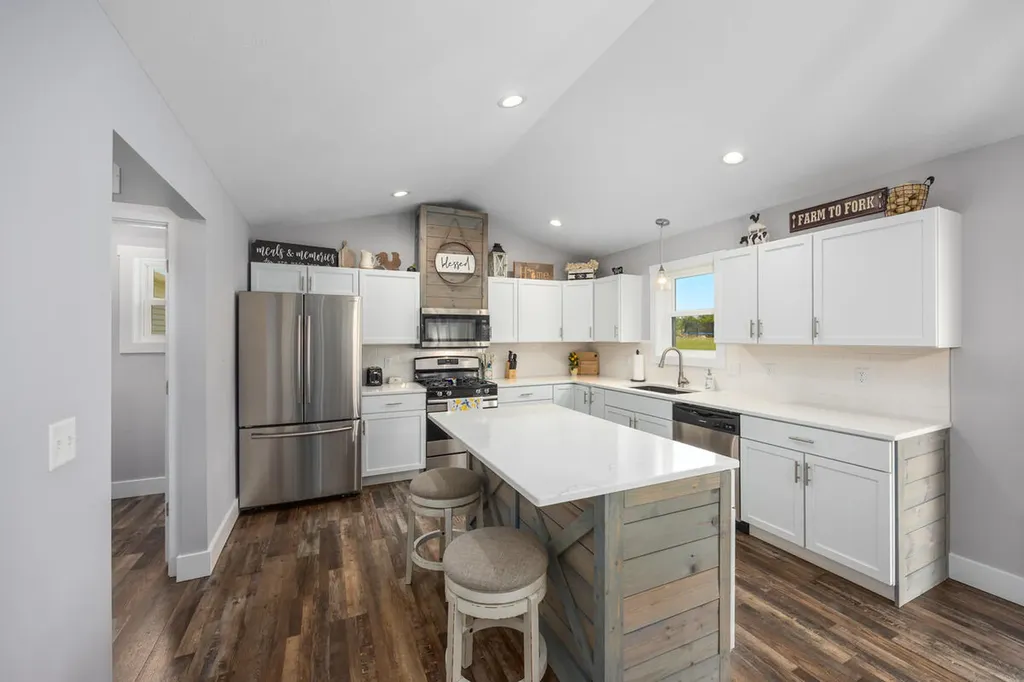 5242 N Point Drive Pierson Township MI 49339