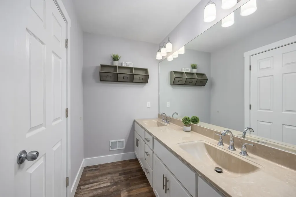 5242 N Point Drive Pierson Township MI 49339