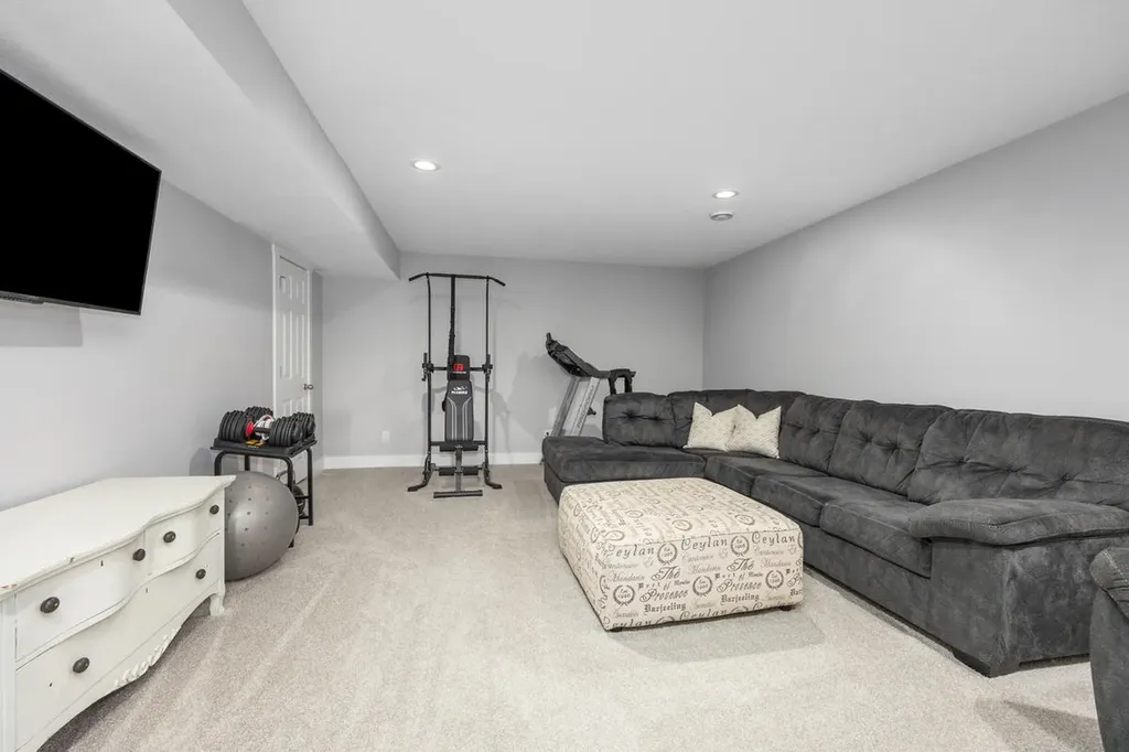 5242 N Point Drive Pierson Township MI 49339