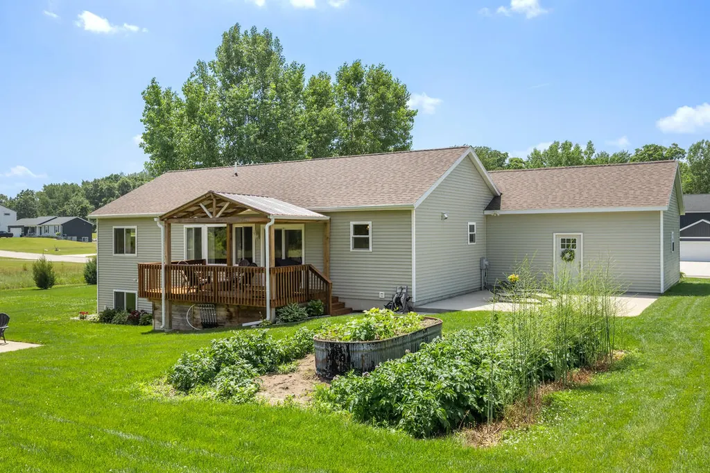 5242 N Point Drive Pierson Township MI 49339