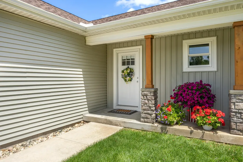 5242 N Point Drive Pierson Township MI 49339